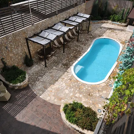 לינה וארוחת בוקר Boutique House בלגרד