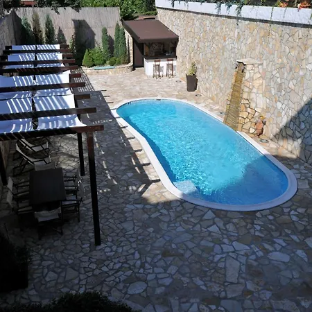 Boutique House לינה וארוחת בוקר בלגרד